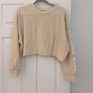 Cropped long sleeve tee like new